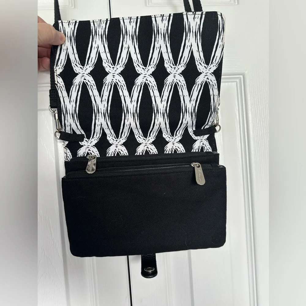 Thirty-One Double Up‎ Crossbody Purse, Black Links Pattern, Black & White. NWOT